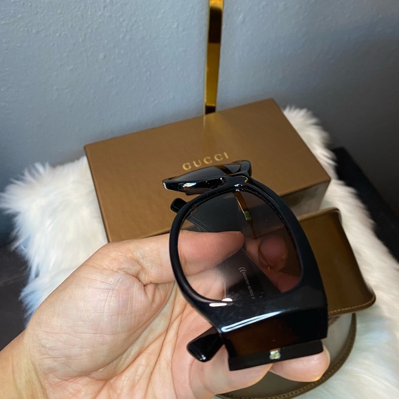 GUCCI Sunglass - Picture 8 of 16